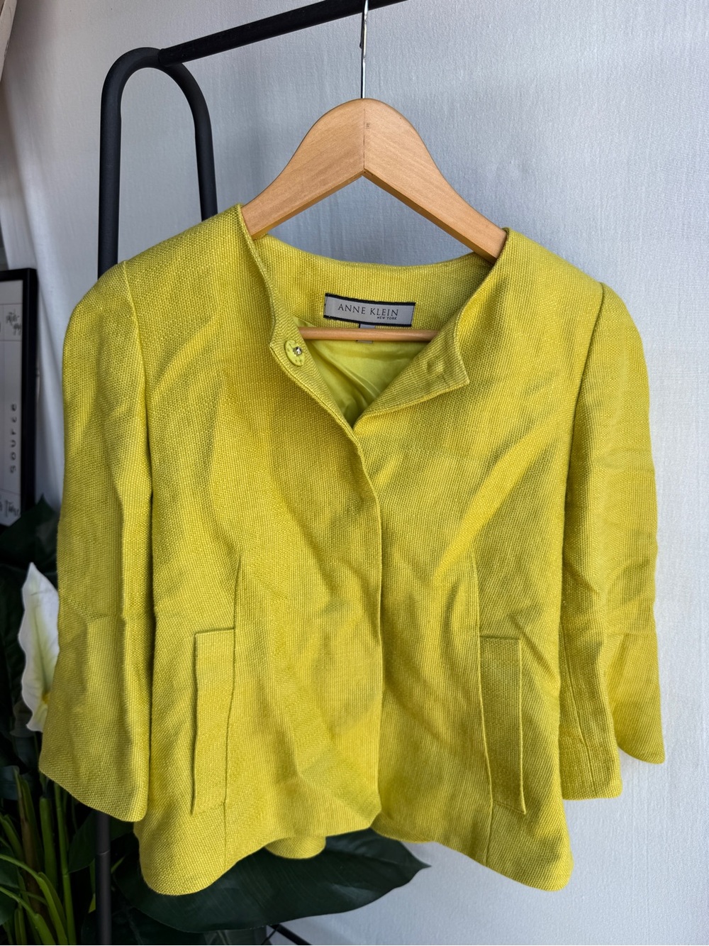 Anne Klein Cropped Cape Blazer Pleated Top with Shoulder Pads / Size 2